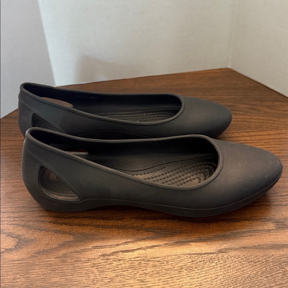 Crocs Sloane Ballet Flat Iconic Comfort Slip On Shoes. Womens size 7
